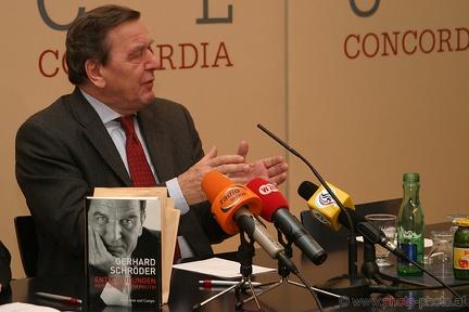 Gerhard Schröder - Entscheidungen (20061211 0034)